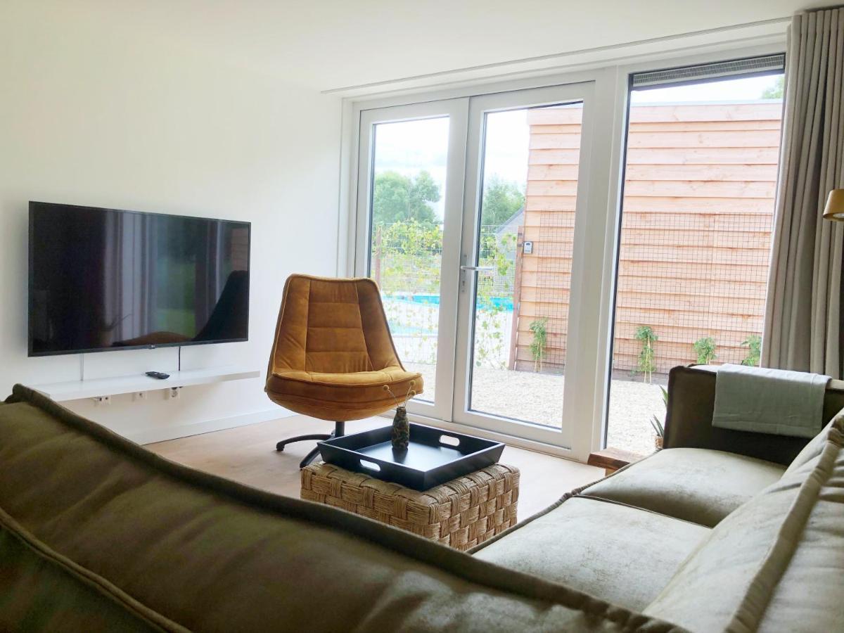 Bungalow 82 Op Recreatiepark De Wielen ซินท์ มาร์เท็น ภายนอก รูปภาพ